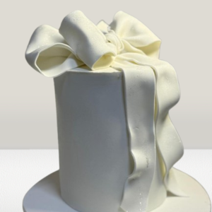 7 Inches 4 Layers Sponge Cake With Fondant Frosting